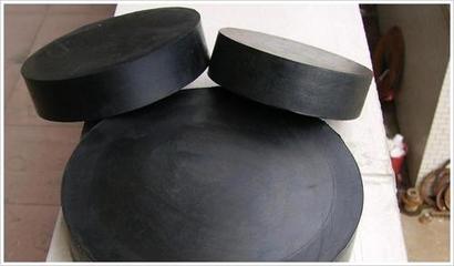 降價銷售優(yōu)質橡膠支座 鑫力廠家現貨供應